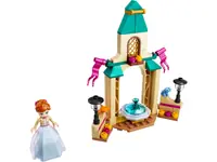 LEGO 43198 Dziedziniec zamku Anny